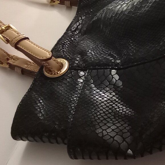 Michael Kors Black Patent Embossed Python Jet Set Tote - Picture 8 of 16